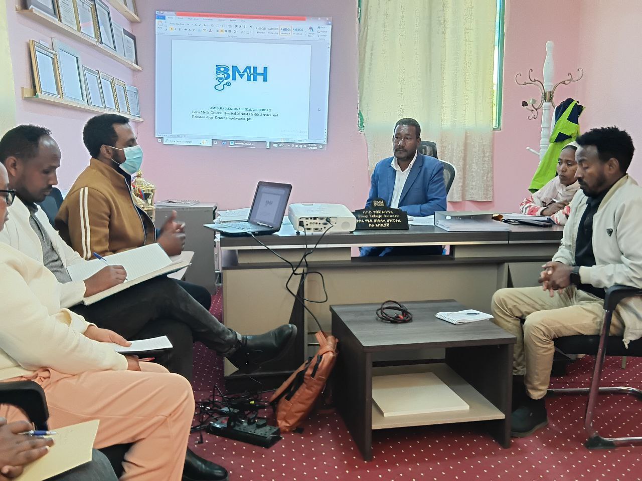 የቦሩ ሜዳ ጠቅላላ ሆስፒታል በአዲስ መልክ እየተገነባ ያለውን የስነ አዕምሮ እና የሱስ ማገገሚያ የህክምና ማዕከል ስራ ለማስጀመር የቅድመ ዝግጅት ስራዎች ዙሪያ ውይይት አካሄደ